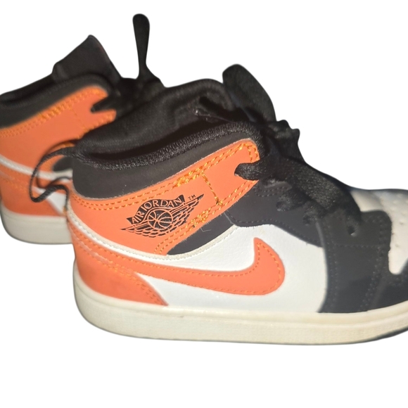 Nike Kids' Black, Orange, and White Sneakers - Picture 2 of 4